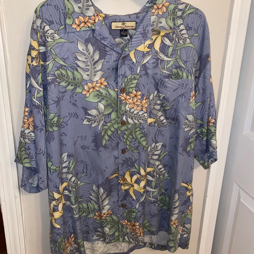 Tommy Bahama Blue Yellow Silk Shirt 100% silk size Xlarge